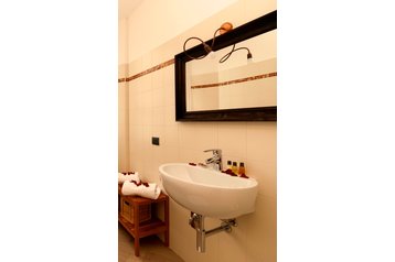 Italia Privát Domaso, Exteriorul